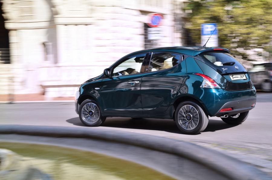  Lancia Ypsilon 30th Anniversary (846) 2015 года  (фото 5 из 22)